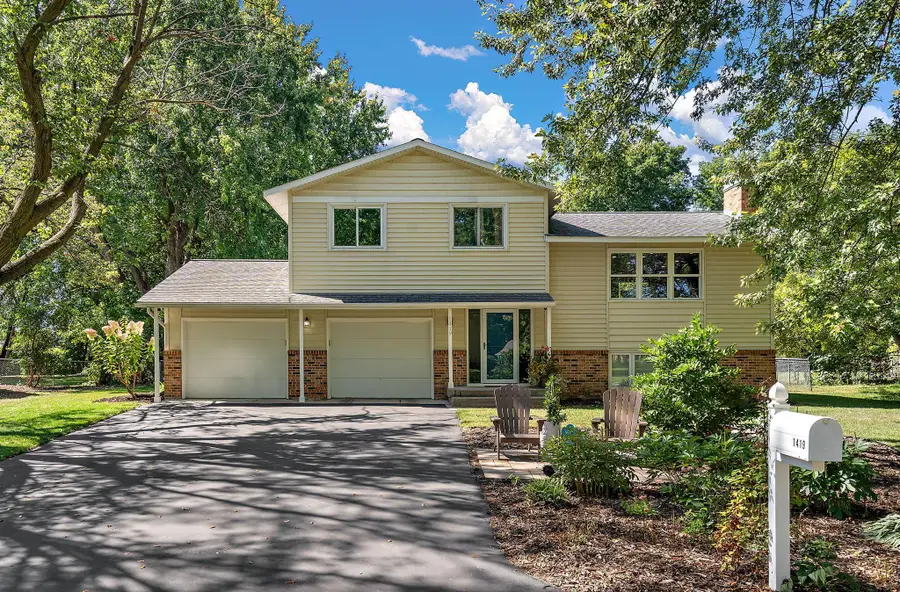 1419 Three Oaks Avenue, Maple Plain, MN 55359 - #2