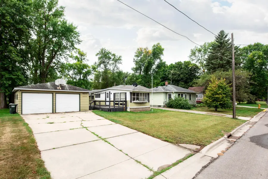 407 W Oak Street, Osakis, MN 56360 - #2