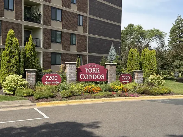7200 York Avenue S #116, Edina, MN 55435