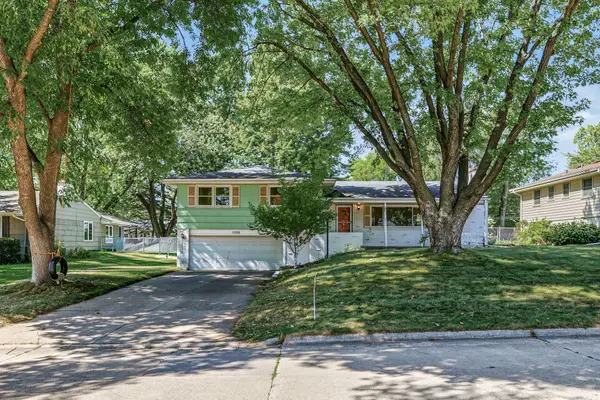 7220 W Shore Drive, Edina, MN 55435