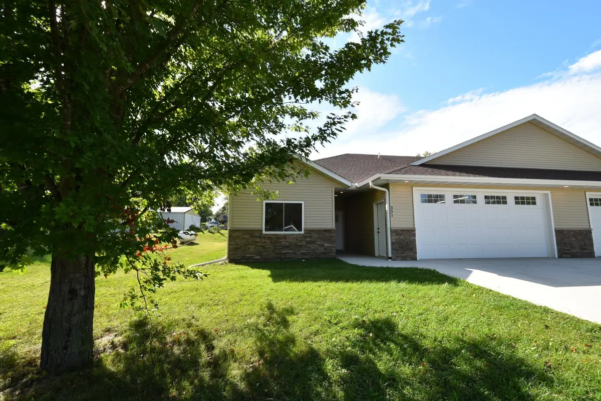 331 5th Avenue Ne, Mazeppa, MN 55956 - #1
