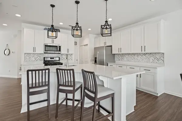 7161 Walnut Grove Way N, Maple Grove, MN 55311