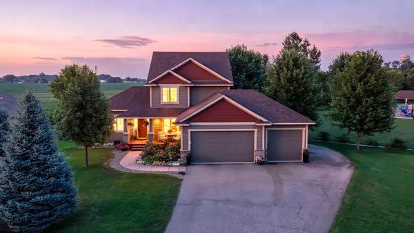 900 Heritage Trail Ne, New Prague, MN 56071