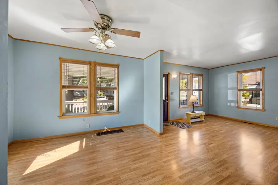 819 S Grove Avenue, Owatonna, MN 55060 - #2