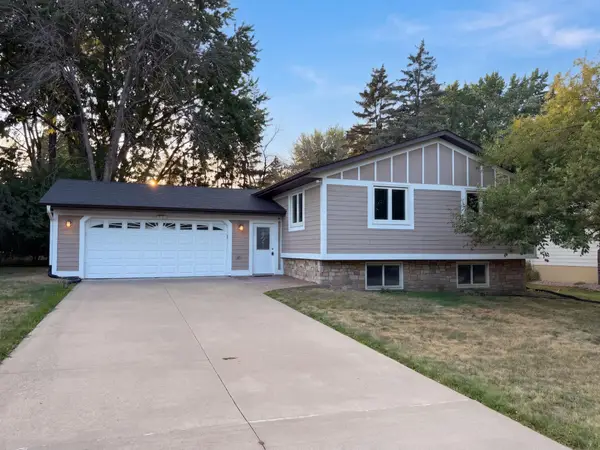 1896 Richal Drive, Woodbury, MN 55125