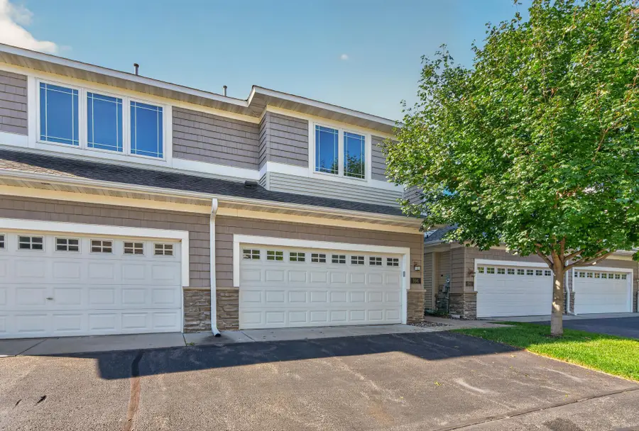 594 Sutherland Drive, Woodbury, MN 55129 - #2
