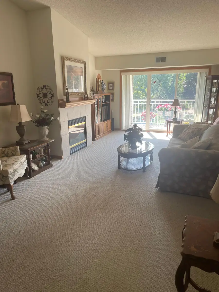 2231 Penn Place #305, North Saint Paul, MN 55109 - #2