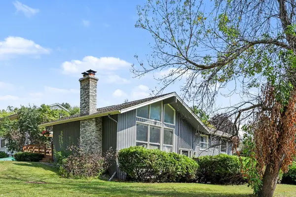 2405 Urbandale Lane N, Plymouth, MN 55447