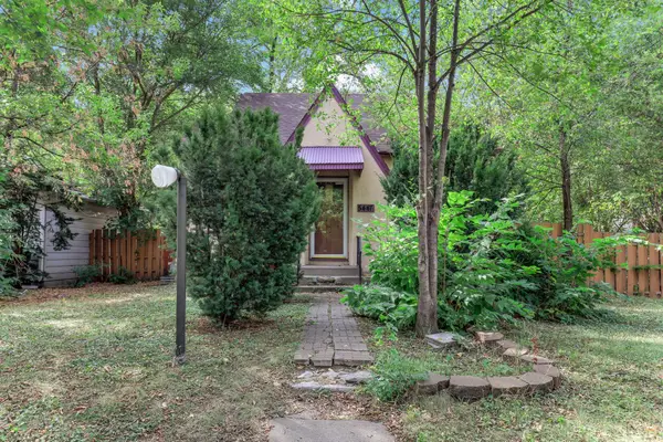 5447 Bryant Avenue N, Brooklyn Center, MN 55430