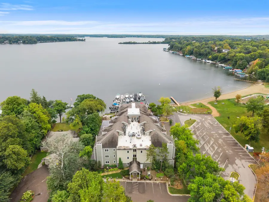 2670 Commerce Boulevard #102, Mound, MN 55364 - #2