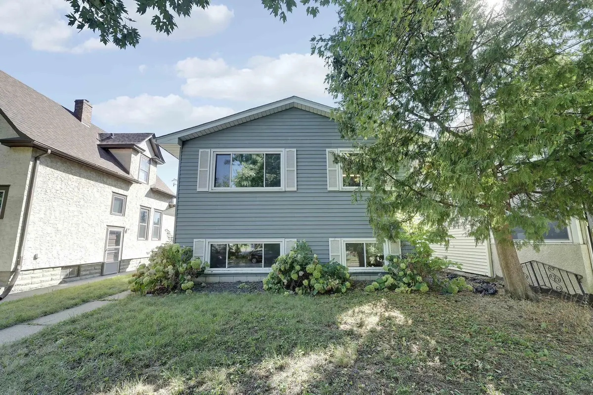 800 Hawthorne Avenue E, Saint Paul, MN 55106 - #1