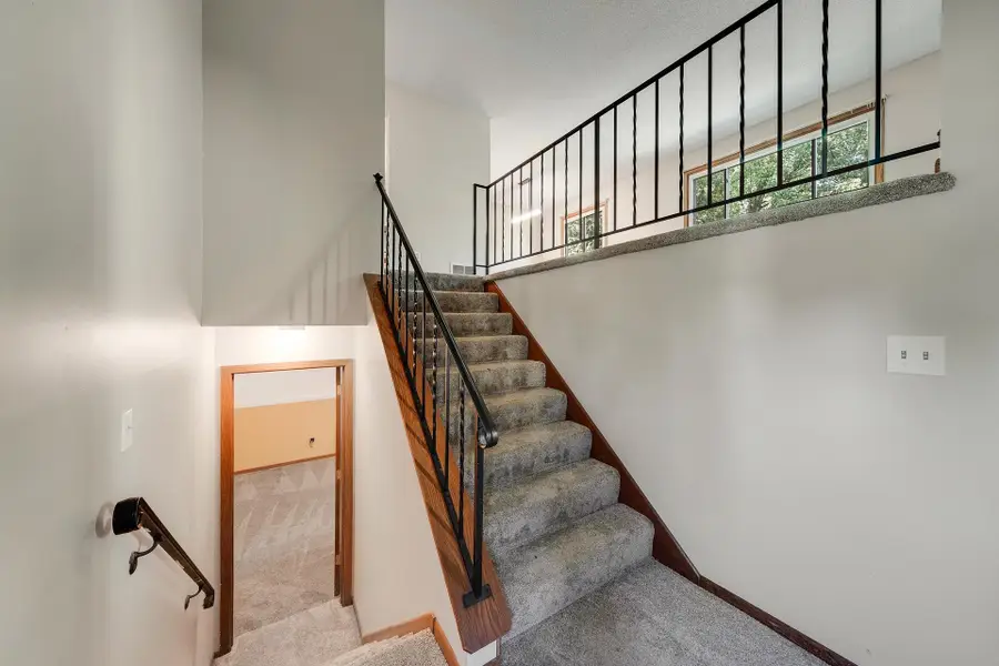 800 Hawthorne Avenue E, Saint Paul, MN 55106 - #2