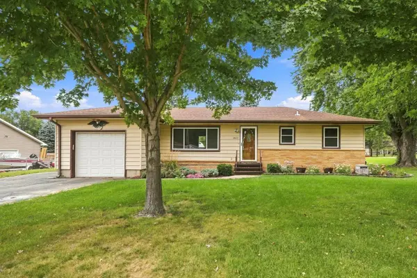 1463 Glynview Trail, Faribault, MN 55021