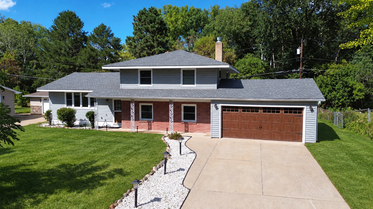 1825 Woodcrest Drive, Saint Paul, MN 55119 - #1