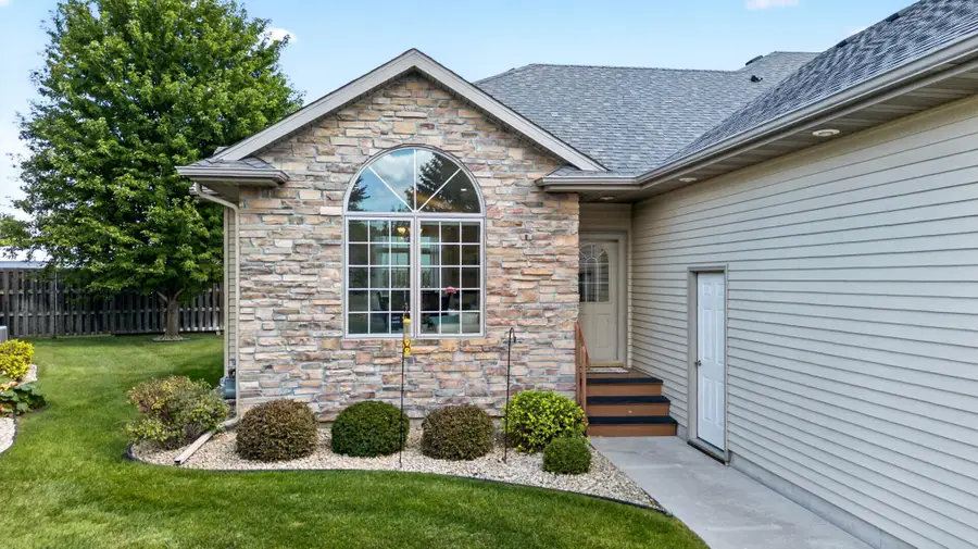 1328 10th Street N, Lake City, MN 55041 - #2