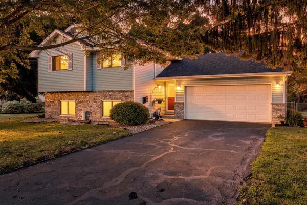 9441 Hames Avenue S, Cottage Grove, MN 55016