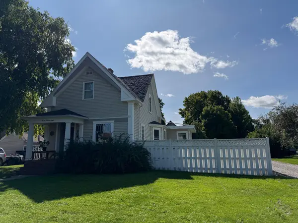308 Center Street E, Roseau, MN 56751