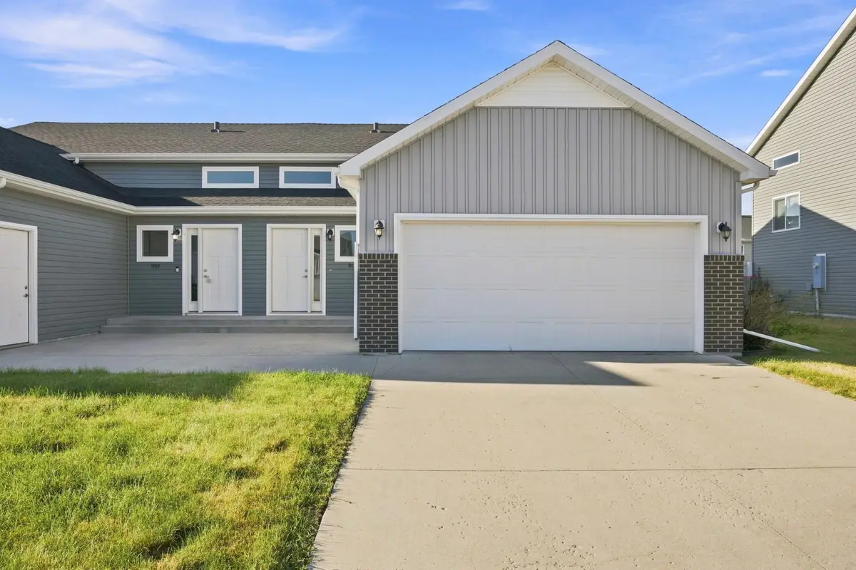 911 Eaglewood Avenue W, West Fargo, ND 58078 - #1