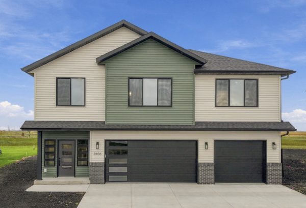 8406 61st Street S, Horace, ND 58047