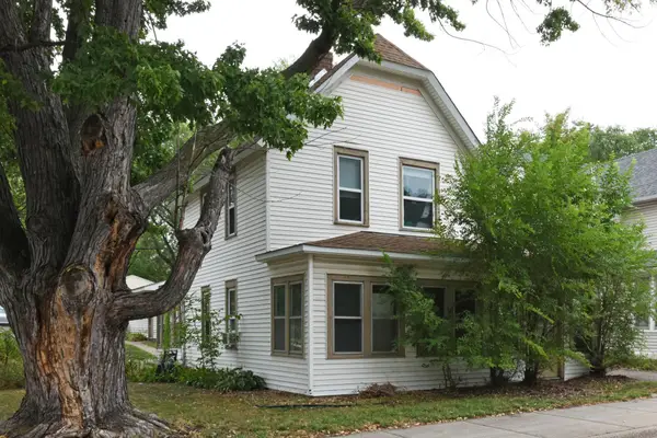 681 Old Highway 8 Nw, New Brighton, MN 55112