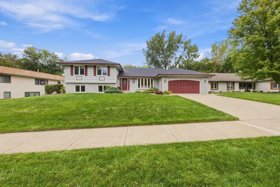 9235 Hyland Creek Road, Bloomington, MN 55437 - #2