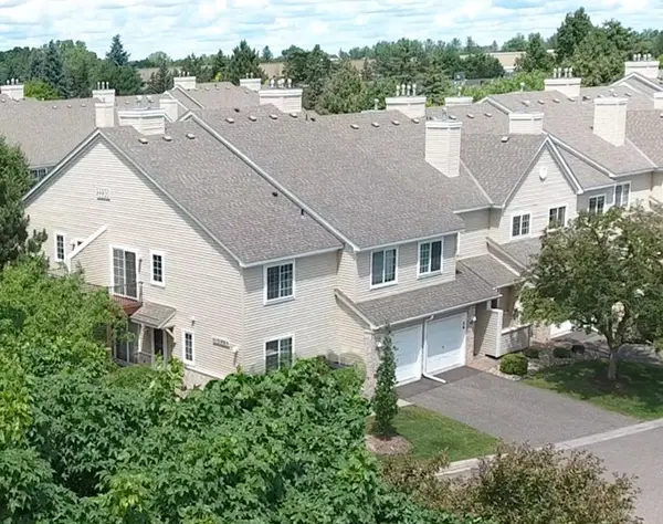 2240 Ranchview Lane N #80, Plymouth, MN 55447