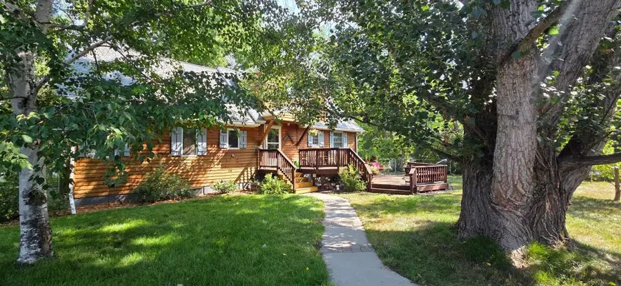 1002 9th Avenue, International Falls, MN 56649 - #3