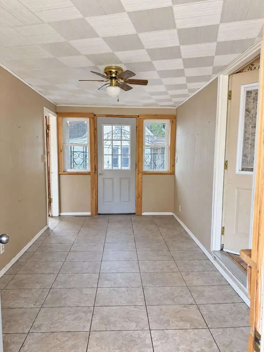 1894 Minnehaha Avenue E, Saint Paul, MN 55119 - #2