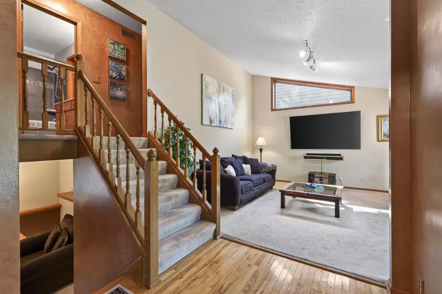 8746 Highwood Way, Apple Valley, MN 55124 - #3