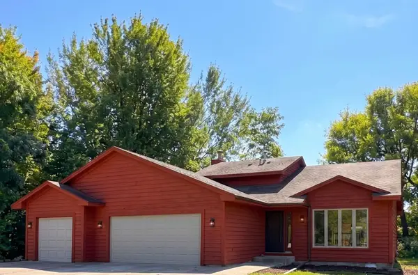 2633 Nightingale Court, Chaska, MN 55318