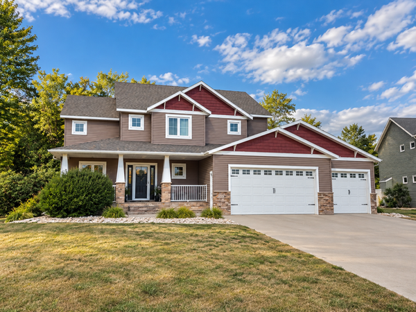 1944 53rd Avenue N, Moorhead, MN 56560