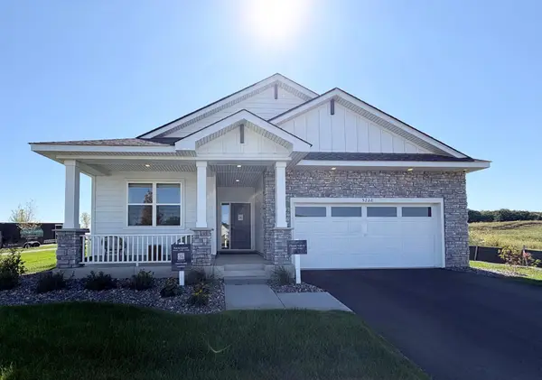 5222 Long Pointe Bay, Woodbury, MN 55129