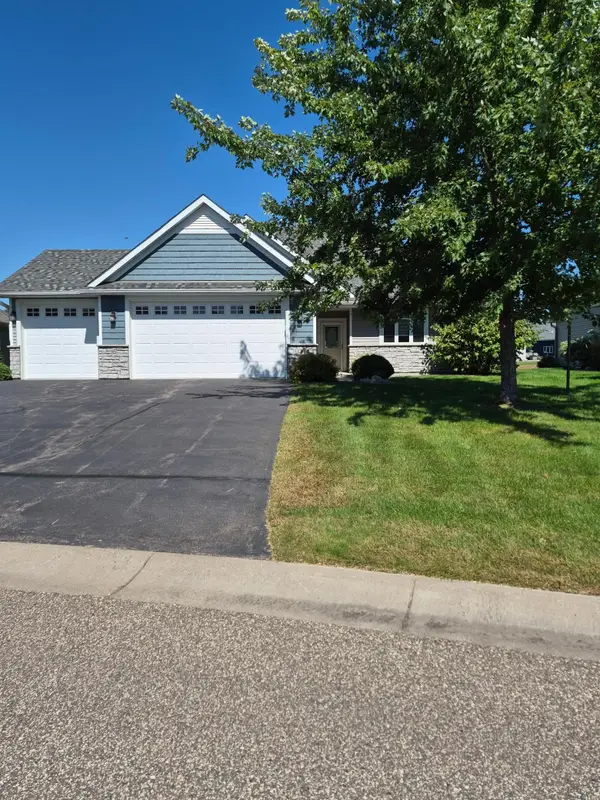 25423 Heims Lake Circle, Wyoming, MN 55092