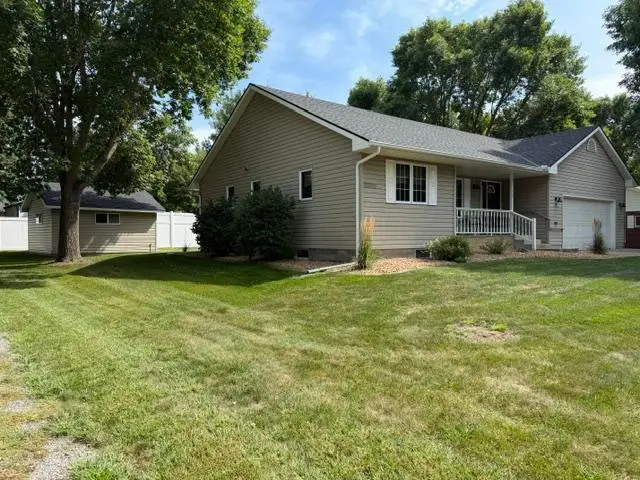 714 E Crescent Lane, Litchfield, MN 55355 - #2