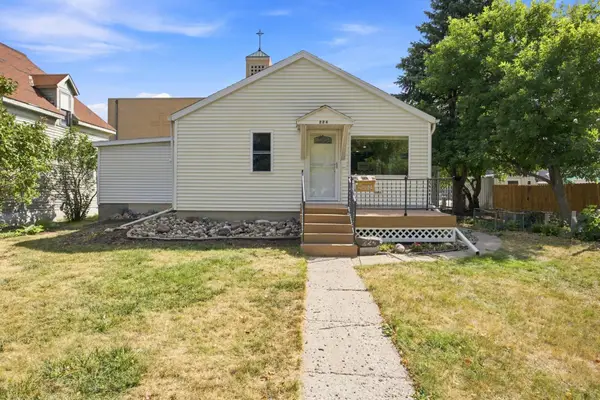 224 3rd Street N, Breckenridge, MN 56520