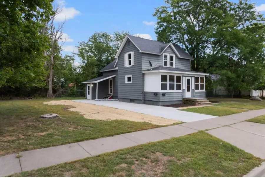 524 S Dakota Avenue, New Richmond, WI 54017 - #2