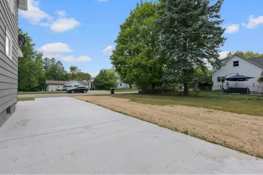 524 S Dakota Avenue, New Richmond, WI 54017 - #3