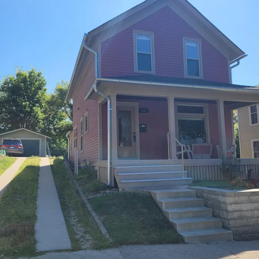 698 E 4th Street E, Saint Paul, MN 55106 - #2