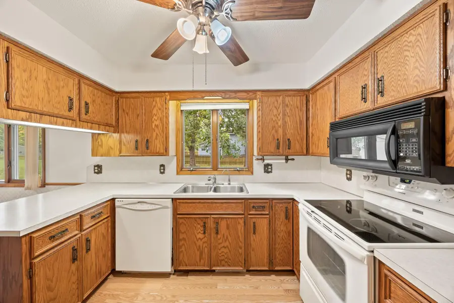 318 Stoney Point Road Sw, Hutchinson, MN 55350 - #3