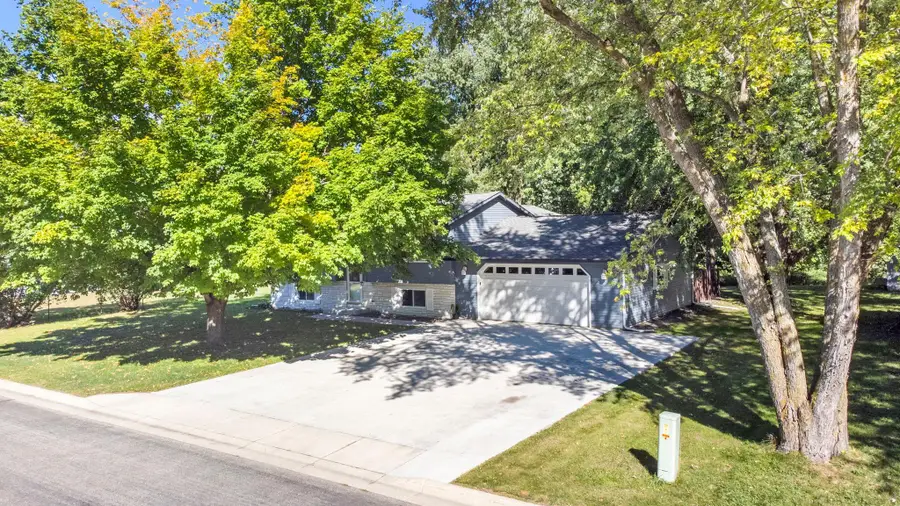 880 5th Street N, Dassel, MN 55325 - #2