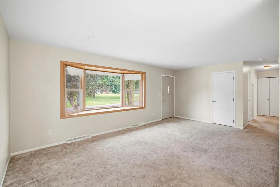 628 13th Avenue Se, Waseca, MN 56093 - #2