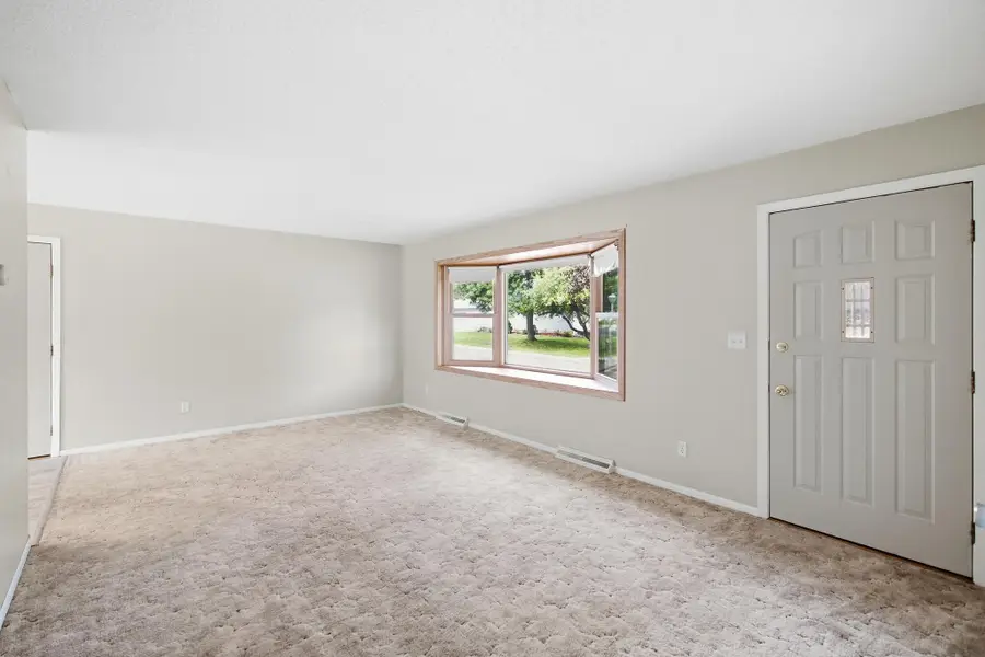 628 13th Avenue Se, Waseca, MN 56093 - #3