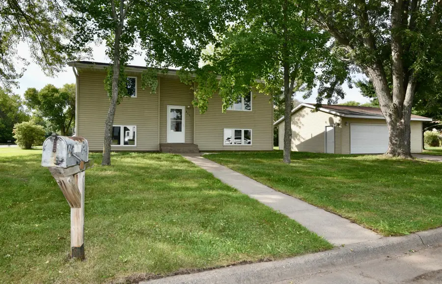 215 7th Street Ne, Milaca, MN 56353 - #2