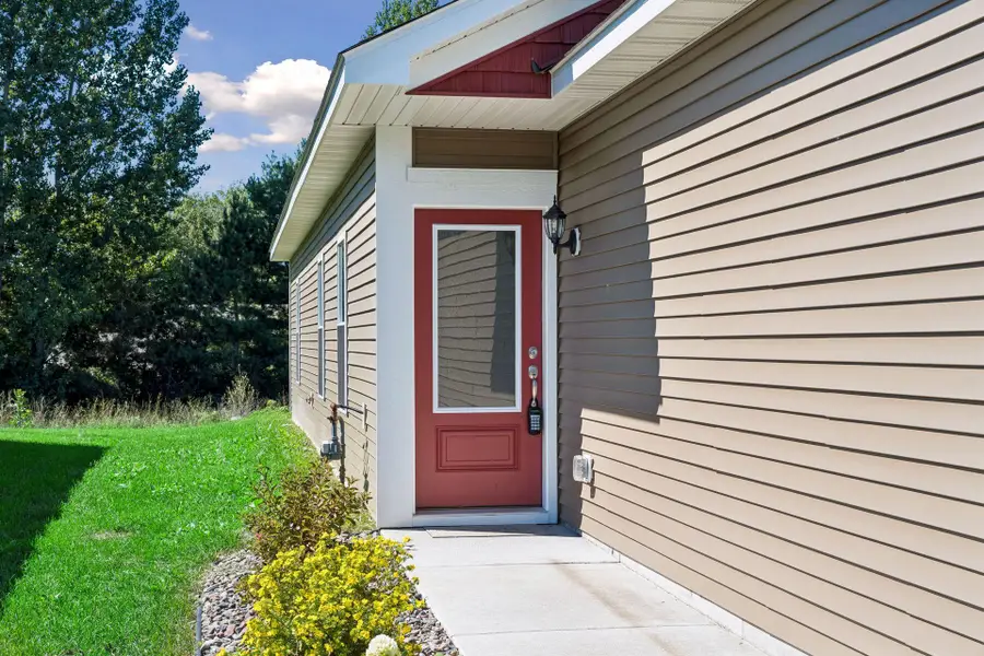 413 Redwood Street N, Cambridge, MN 55008 - #2