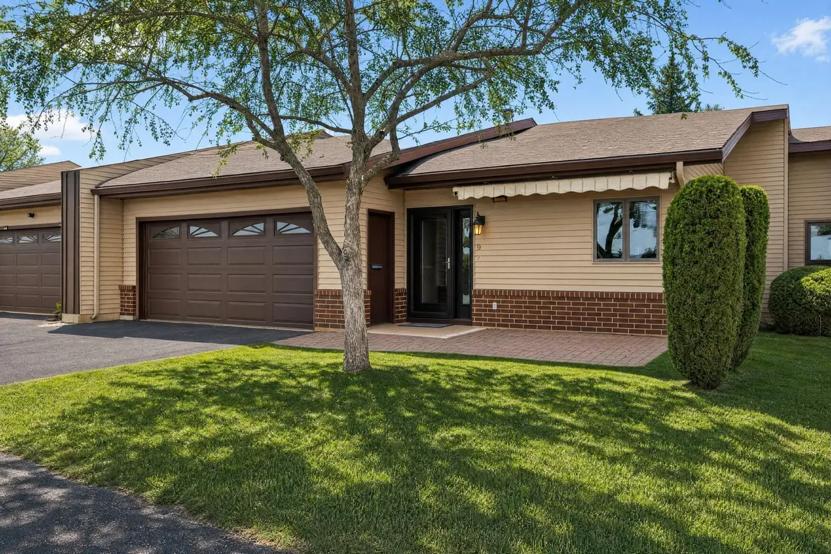 400 Oakland Place Ne #9, Austin, MN 55912 - #1