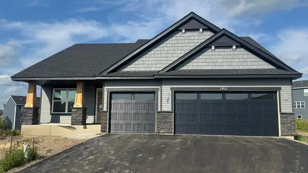 1911 Dogwood Court, Carver, MN 55315