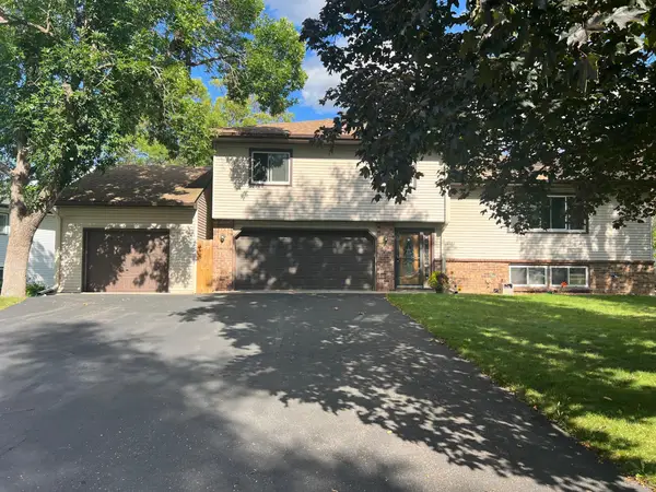 8653 Brant Street Ne, Circle Pines, MN 55014