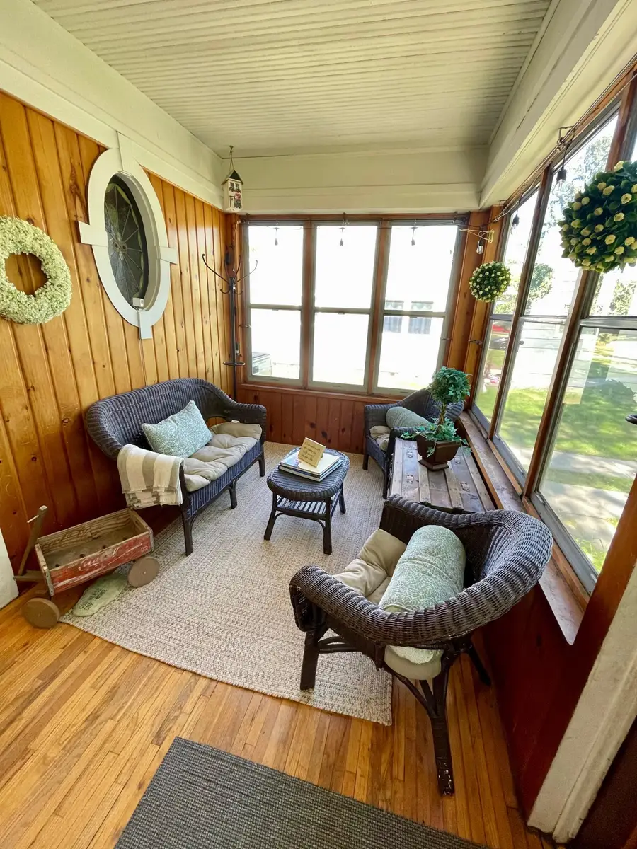 423 4th Street Ne, Barnesville, MN 56514 - #3