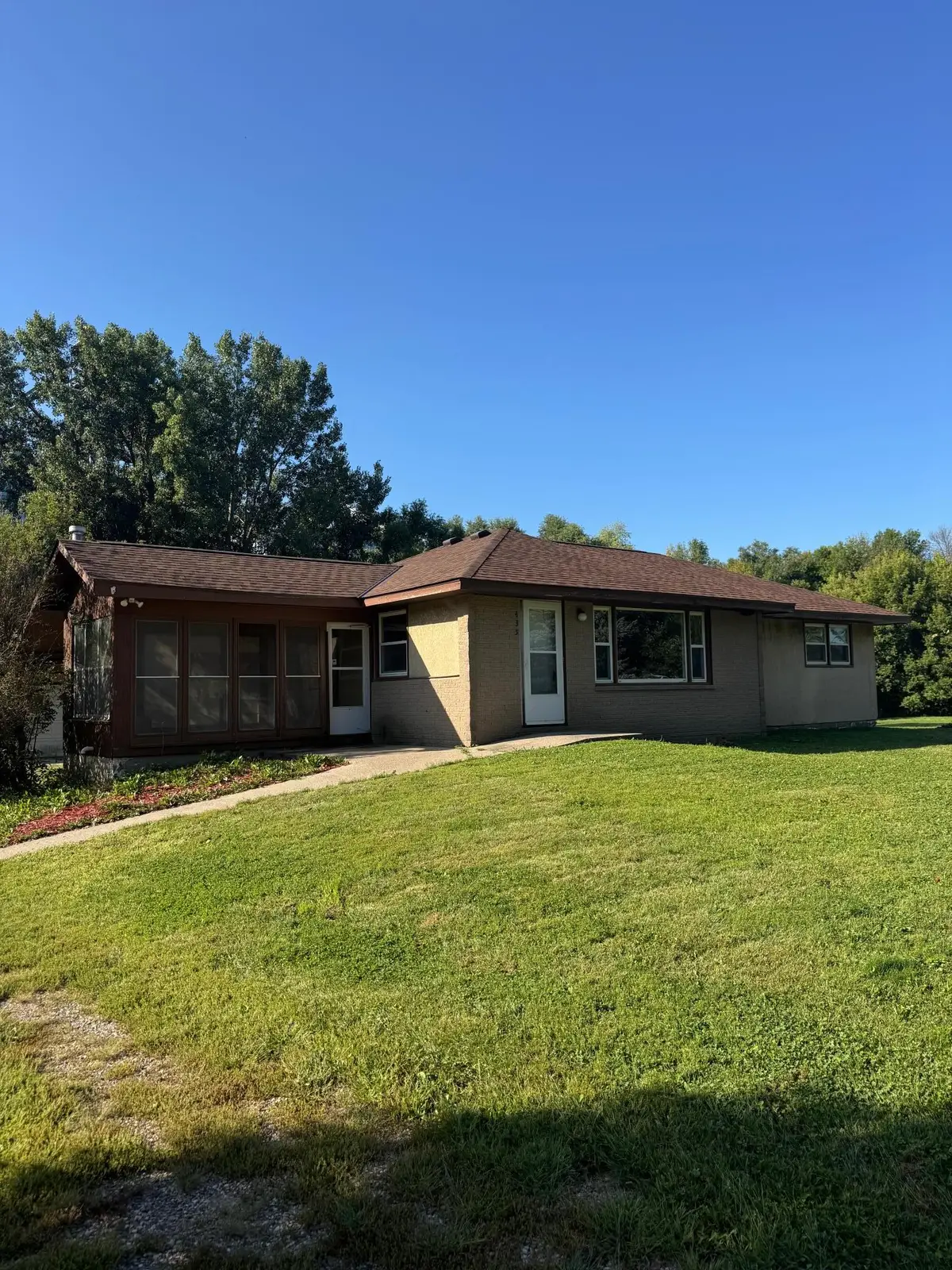 435 W Ottawa Street, Le Center, MN 56057 - #1