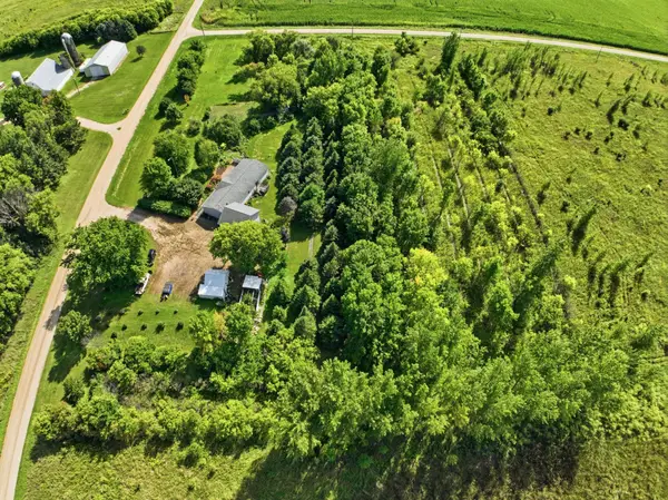 990 180th Avenue Se, Kerkhoven, MN 56252
